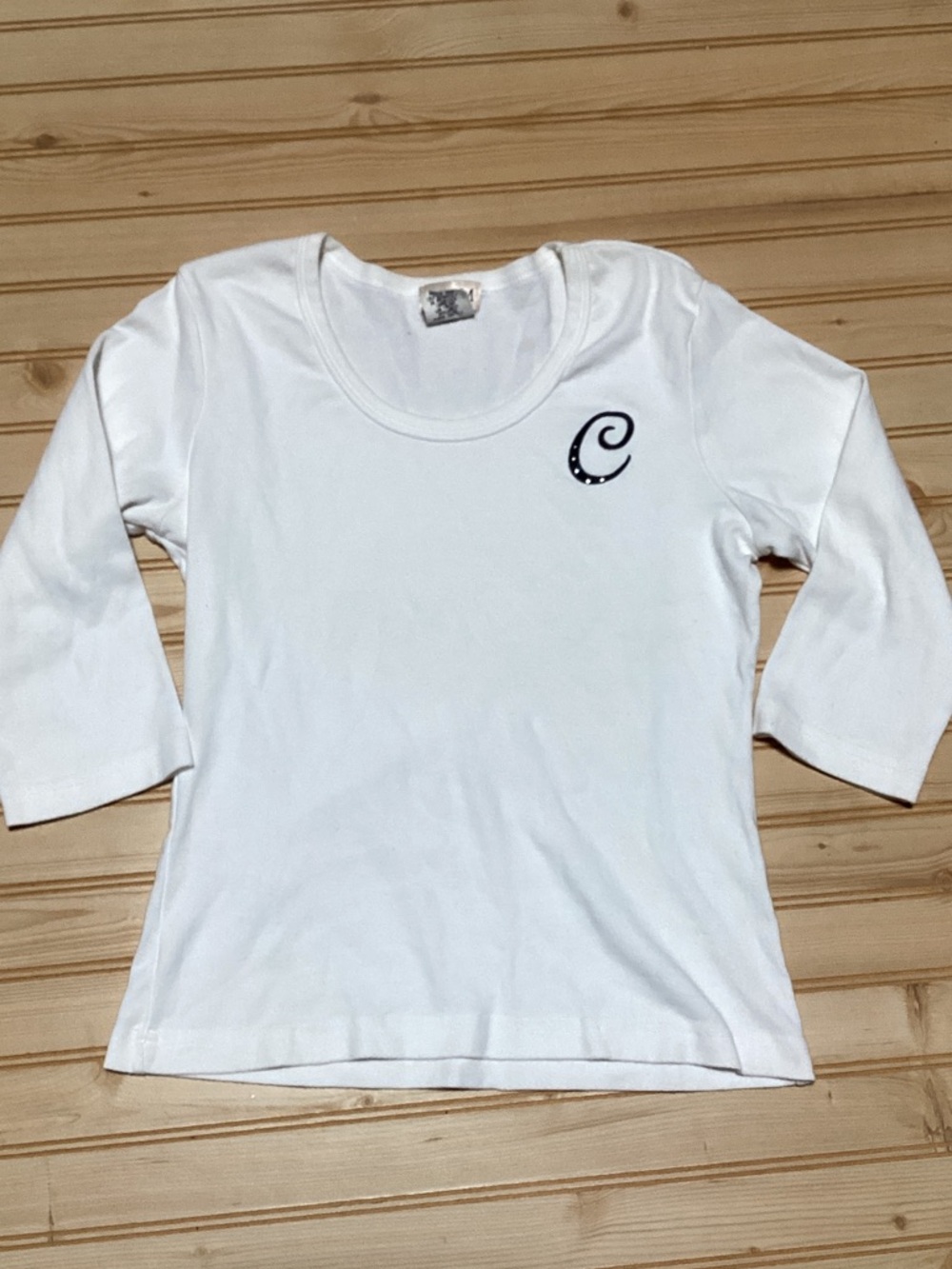 MKM Designs Vintage Fun White 3/4 Sleeve Scoop Neck Top with Black 'C' Accent